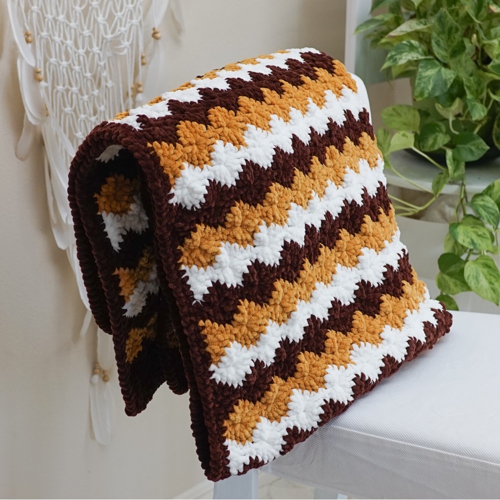 Plush Chunky Crocheted Throw Blanket - Multi Color Options - Himalayan Dolphin
